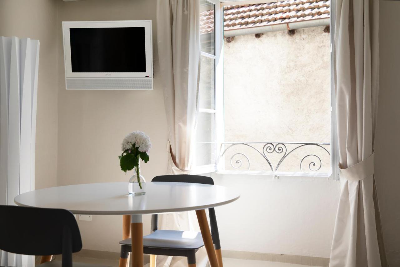 Charming Moment Di Villa Porta - Borgo Antico Луино Экстерьер фото